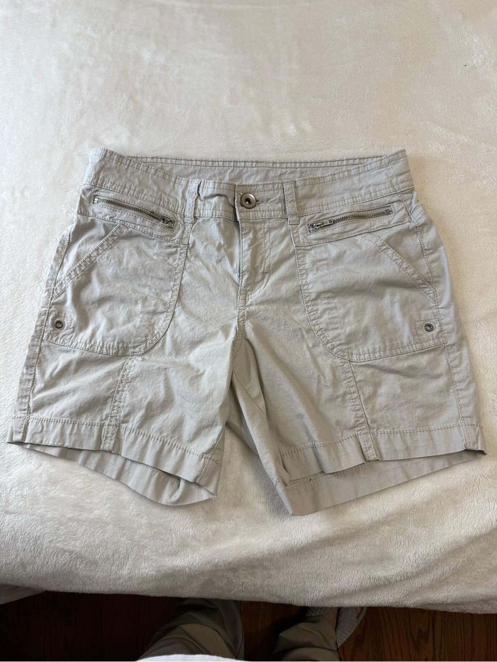 Women's Casual Utility Shorts - Light Beige